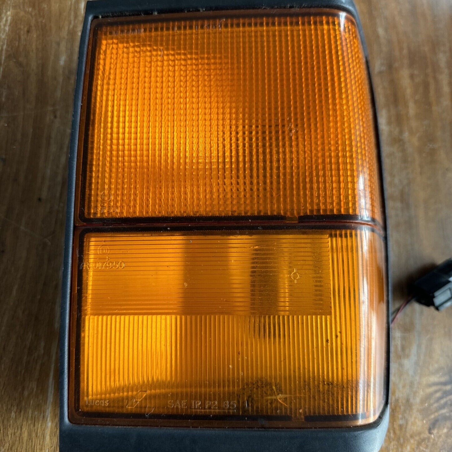 Range Rover Classic Left Front Corner Light Turn Signal Indictator Light L983