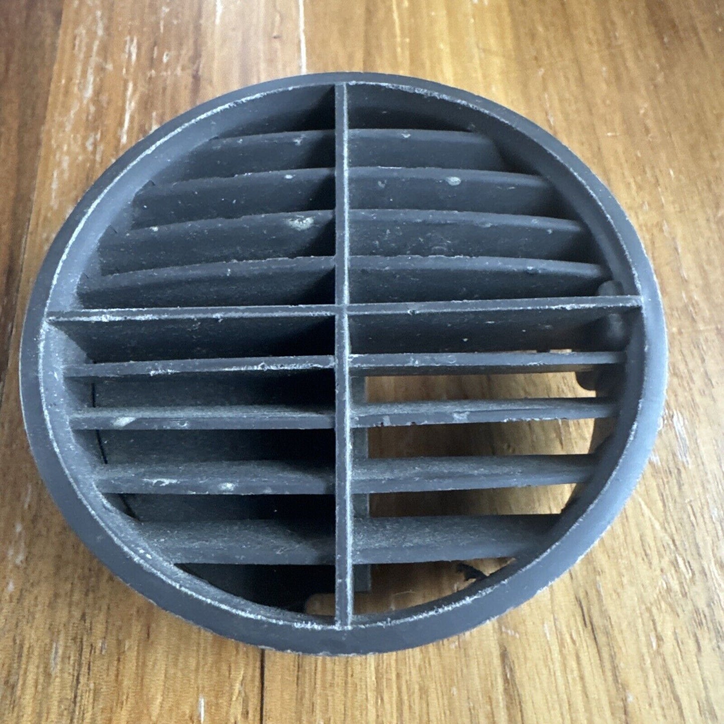 Rover Range Classic Round Dashboard Vent
