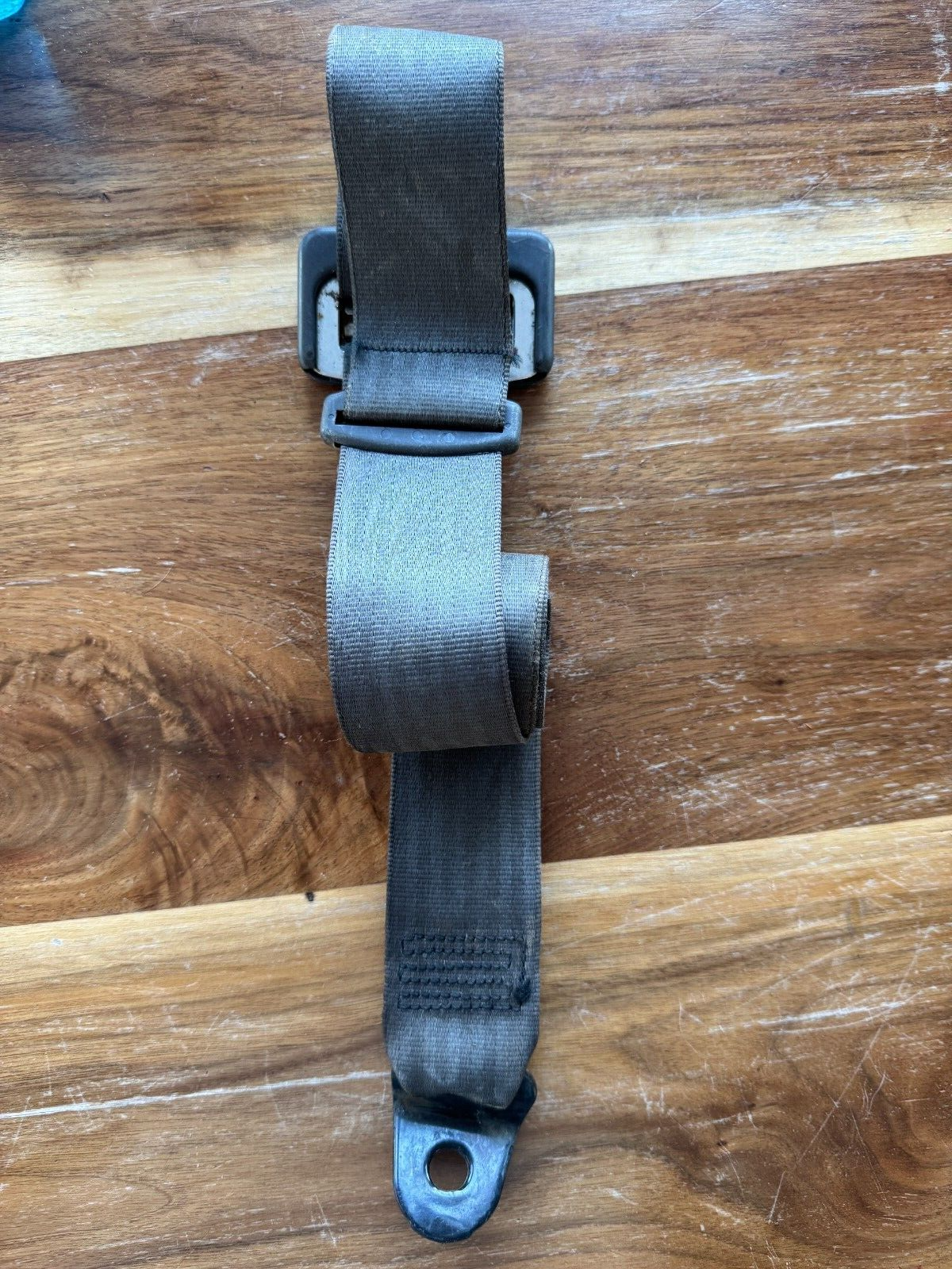 Land Rover - Range Rover Classic 87-95 Rear Seat Belt Male Buckle