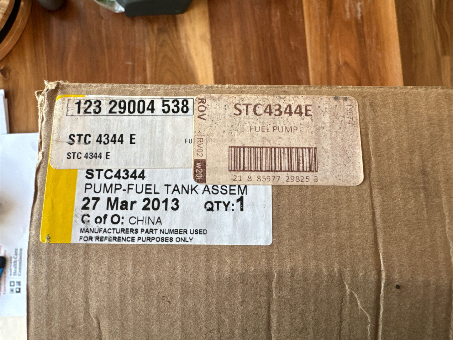 NEW LAND ROVER FUEL PUMP W/ NUTS & SEAL RANGE ROVER P38 95-97 STC4344 NTC5859