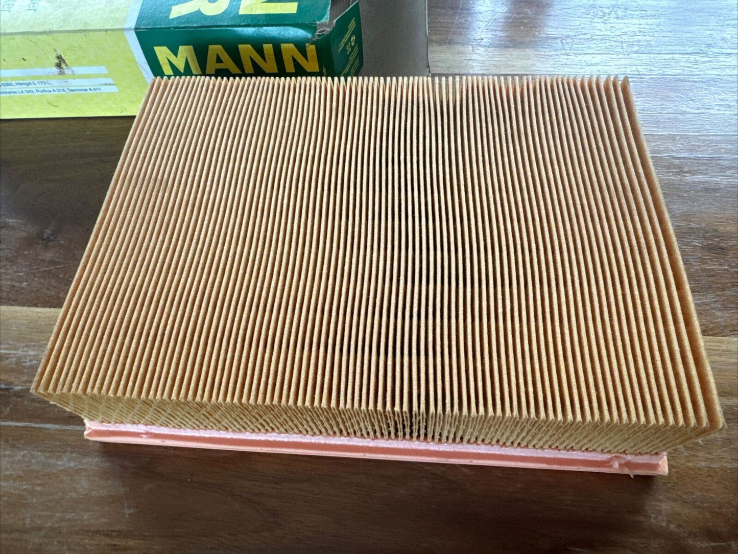 MANN FILTER OEM Air Filter C25114 NIOB NOS