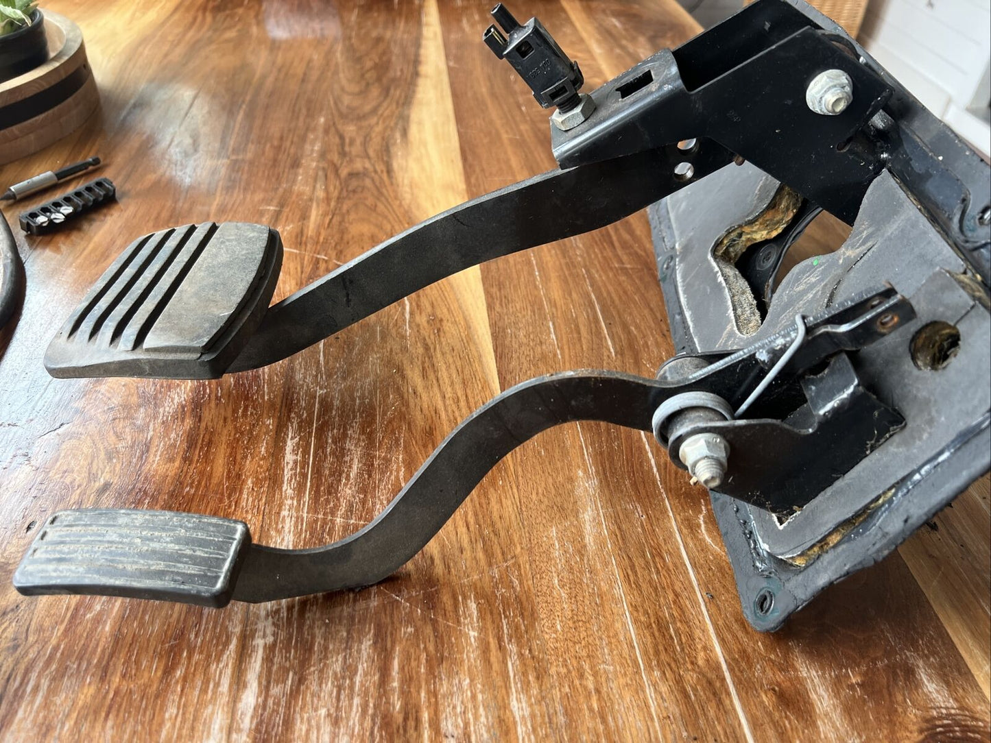 1987-95 LAND RANGE ROVER CLASSIC BRAKE PEDAL ASSEMBLY ACCELERATOR BOX