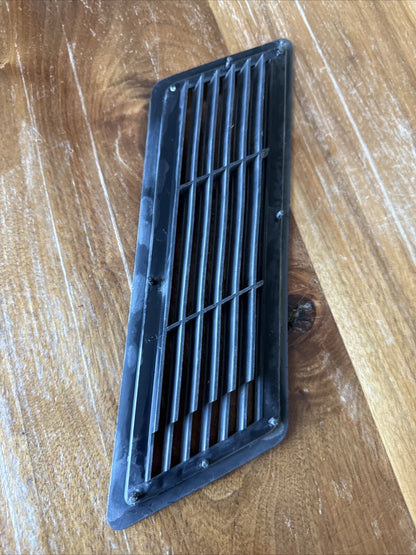 RANGE ROVER CLASSIC D PILLAR EXTERIOR AIR VENT GRILL