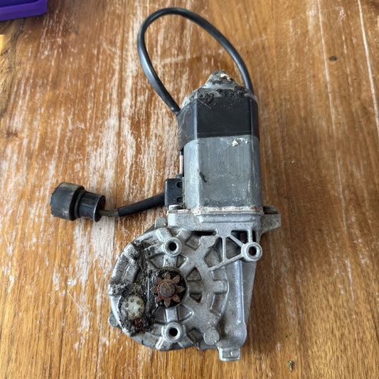 Range Rover Classic Window Motor Left Front With ROUND Plug