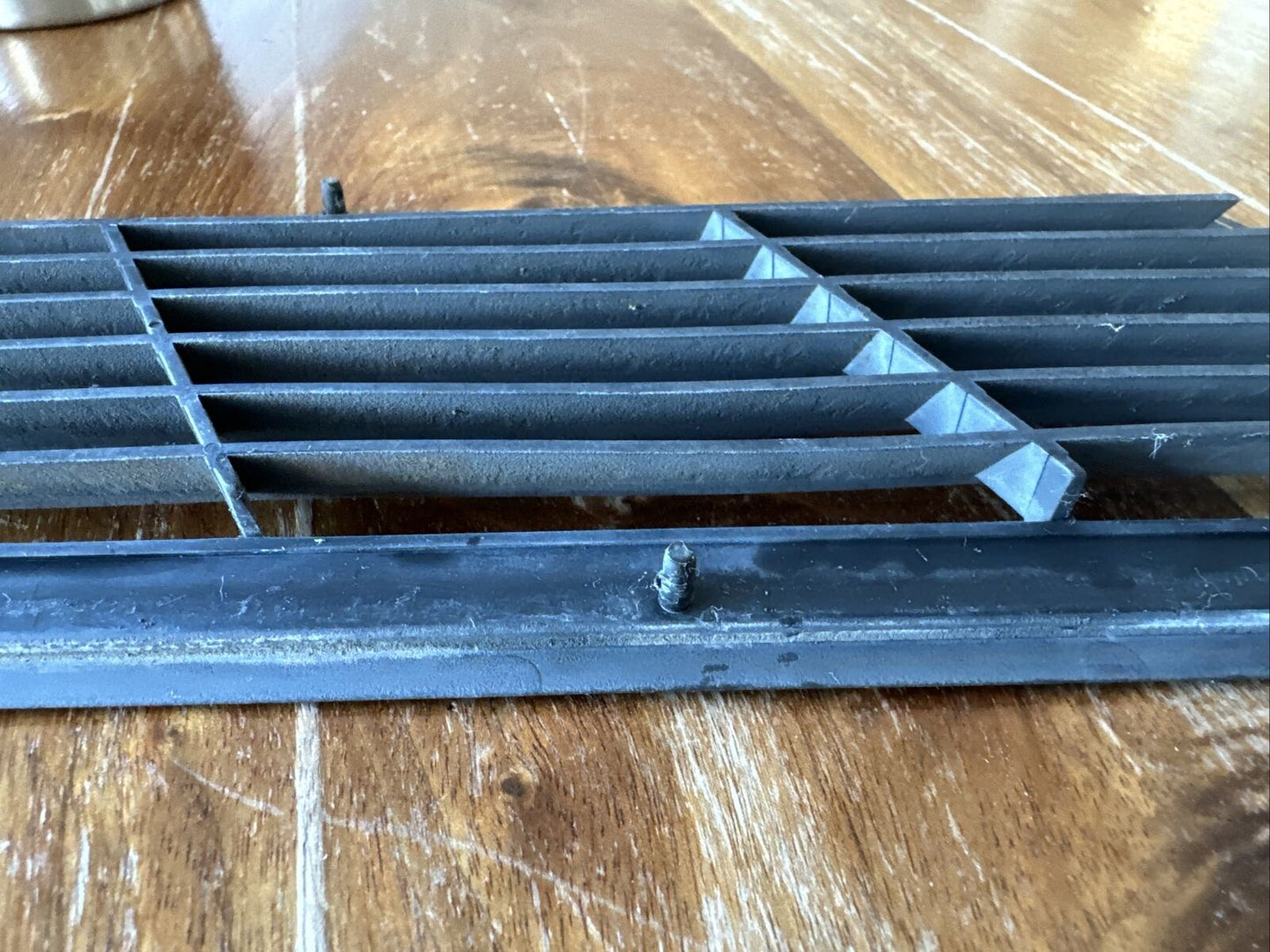 RANGE ROVER CLASSIC D PILLAR EXTERIOR AIR VENT GRILL