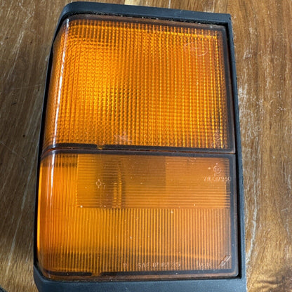 Range Rover Classic Right Front Corner Light Turn Signal Indictator Light 3090N