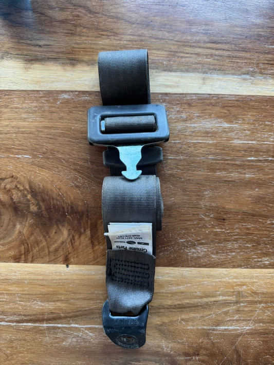 Land Rover - Range Rover Classic 87-95 Rear Seat Belt Male Buckle