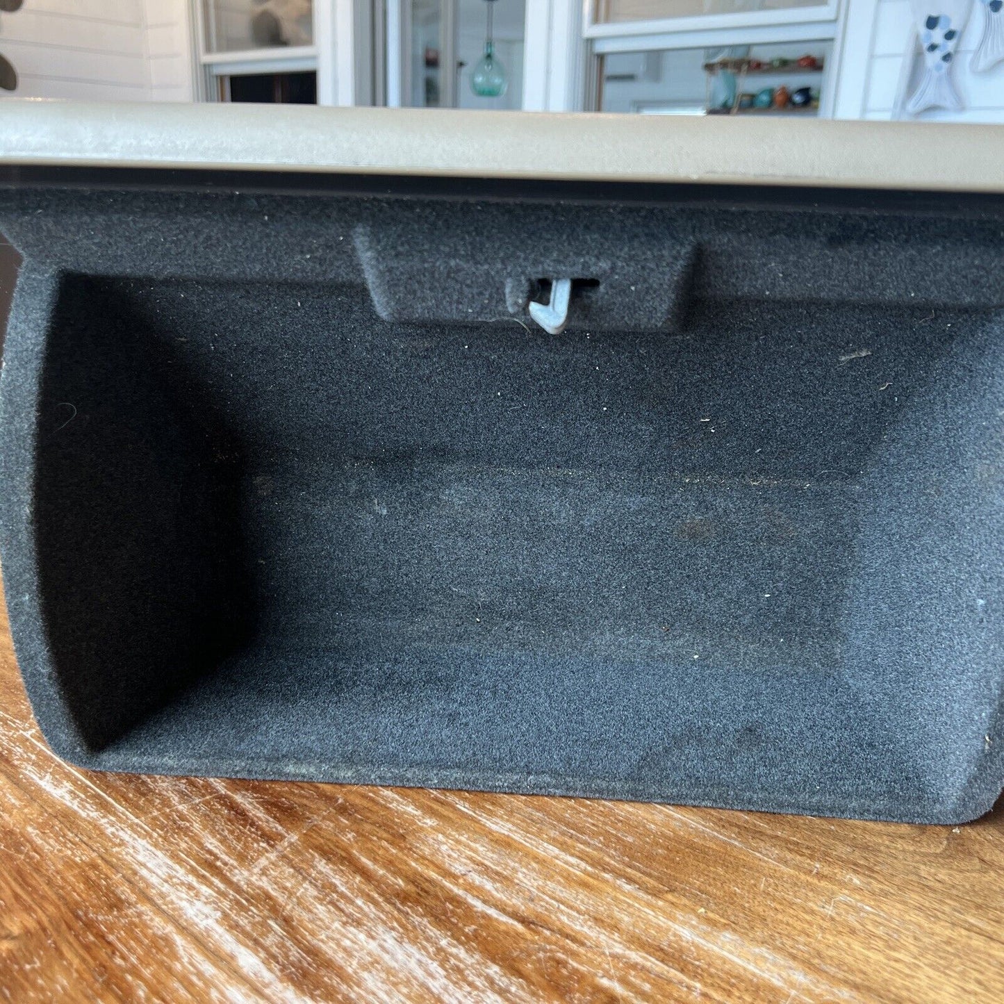 1997 LAND ROVER DISCOVERY 1  SD Glove Box Compartment Storage Container  96-04