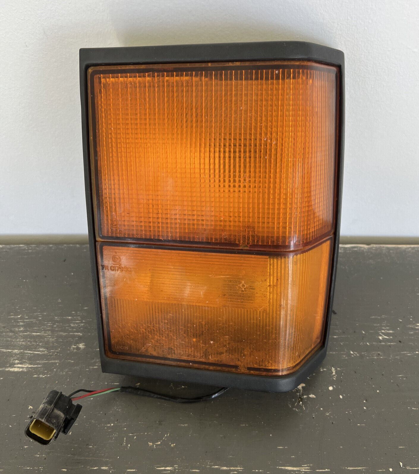 Range Rover Classic 88-94 OEM Drivers Front Corner Light Turn Signal