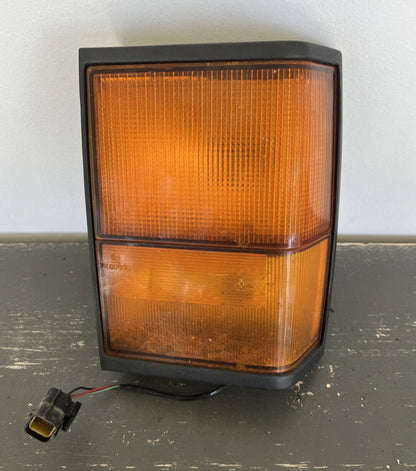 Range Rover Classic 88-94 OEM Drivers Front Corner Light Turn Signal